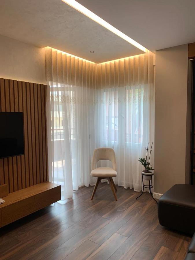 Central Deluxe Apartment Tirana Esterno foto