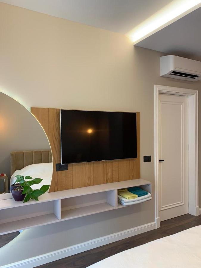Central Deluxe Apartment Tirana Esterno foto